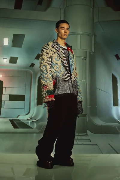 Look 30